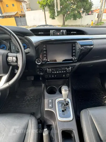 Toyota Hilux SRV CD 4x4 Diesel TDI AT