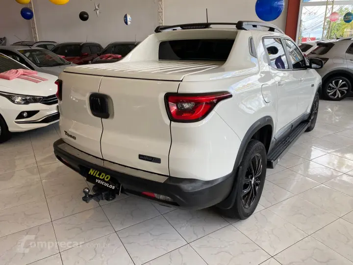 TORO 2.0 16V Turbo Ultra 4WD