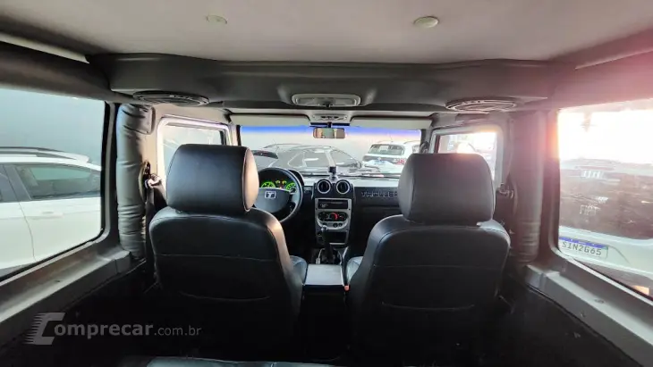 T-4 4x4 3.0 TB Int. Cap. Rígida Diesel