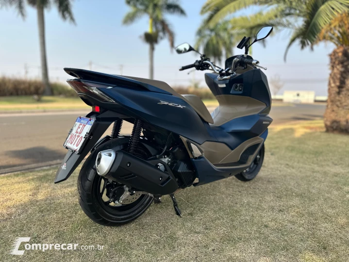 PCX 160 DLX ABS