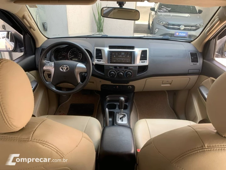 Hilux SW4 SR 4x2 2.7 Flex 16V Aut.