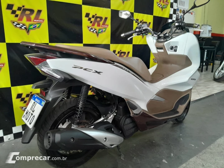 PCX 150 DLX