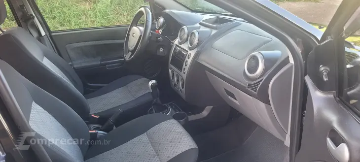 FIESTA 1.6 MPI Class Hatch 8V