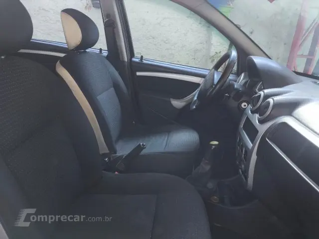 SANDERO - 1.6 STEPWAY 16V 4P MANUAL