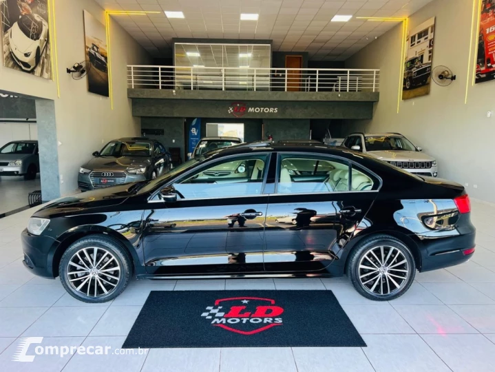 JETTA 2.0 TSI HIGHLINE 200CV GASOLINA 4P TIPTRONIC