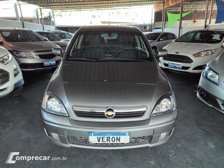 CORSA 1.4 MPFI Premium Sedan 8V