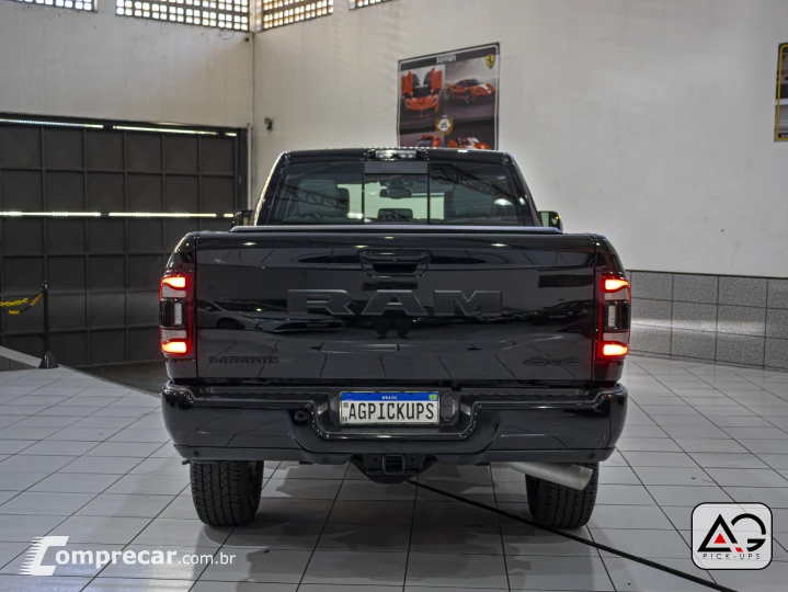 2500 6.7 I6 Turbo Laramie Night Edition CD 4X4