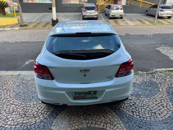 ONIX HATCH LS 1.0 8V FlexPower 5p Mec.