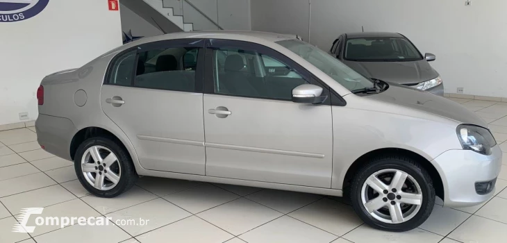 Polo Sedan 1.6 4P FLEX