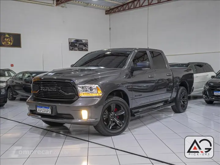 CLASSIC 5.7 V8 Laramie Night Edition CD 4X4