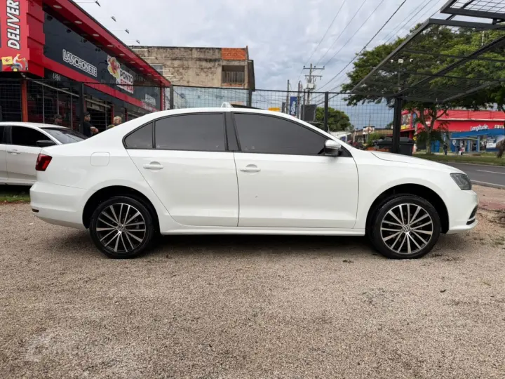 Jetta 2.0 4P CONFORTLINE TIPTRONIC AUTOMÁTICO