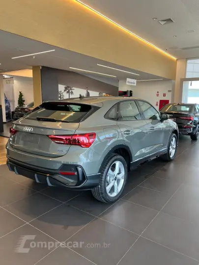 Q3 2.0 40 TFSI Sportback Performance Black Quattro