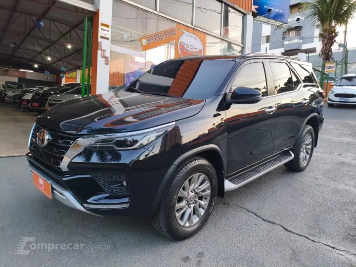 Hilux SW4 2.8 4P SRX 4X4 7 LUGARES TURBO DIESEL AUTOMÁTICO