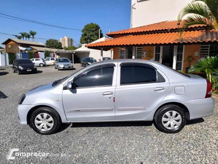 ETIOS 1.5 X Sedan 16V