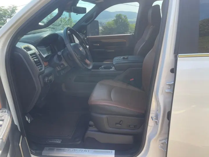 RAM 6.7 3500 Laramie Longhorn 4X4 CD 6 Cilindros Turbo