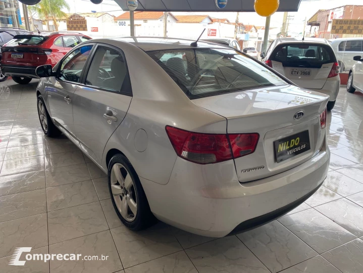 CERATO 1.6 EX2 Sedan 16V