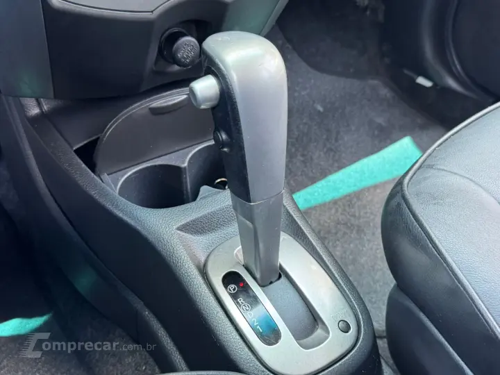 GRAND LIVINA 1.8 SL 16V