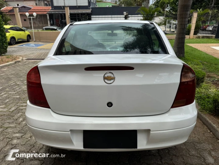 CORSA 1.4 MPFI Premium Sedan 8V