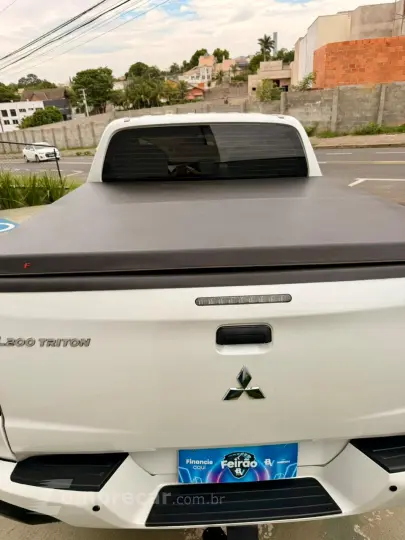L200 TRITON 2.4 16V Turbo Sport GLS CD 4X4