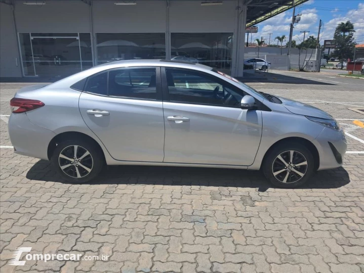 YARIS 1.5 16V FLEX SEDAN XLS CONNECT MULTIDRIVE