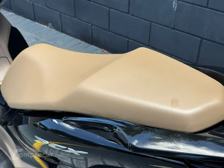 PCX 160 DLX ABS