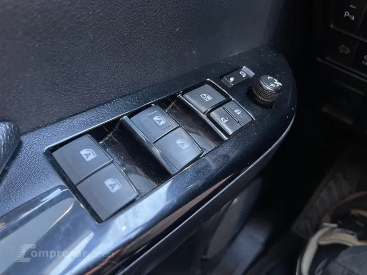 HILUX 2.8 D-4D TURBO DIESEL CD SRX 4X4 AUTOMÁTICO