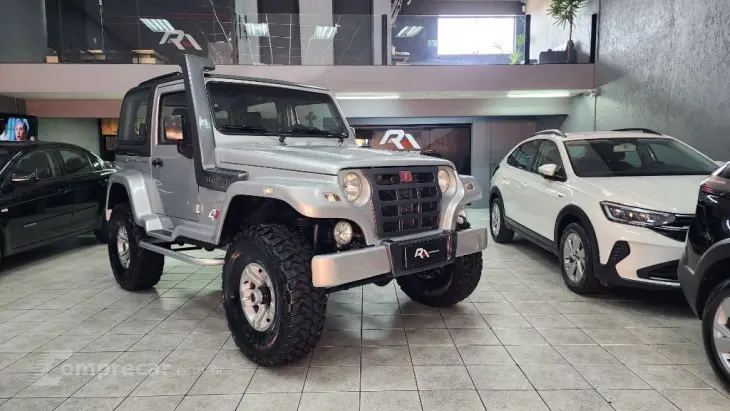 T-4 4x4 3.0 TB Int. Cap. Rígida Diesel