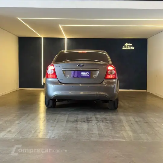 Focus Sedan 2.0 16V/2.0 16V Flex 4p Aut.