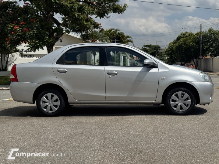 ETIOS 1.5 XS Sedan 16V