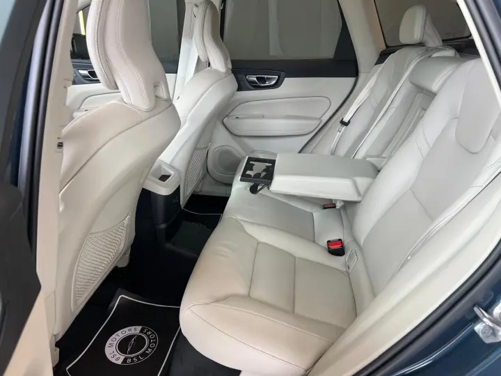 XC60 2.0 T8 Recharge Inscription Expression AWD Geartronic