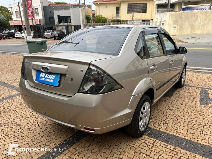 FIESTA 1.6 MPI Class Sedan 8V