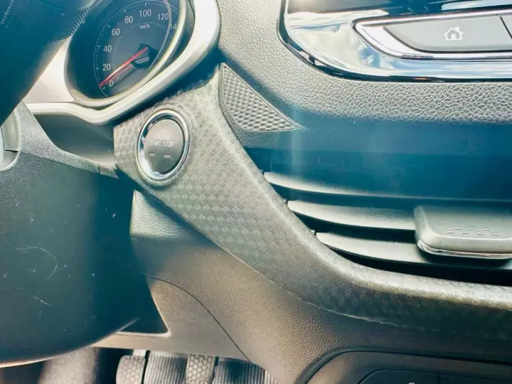 ONIX HATCH LT 1.0 12V Flex 5p Mec.