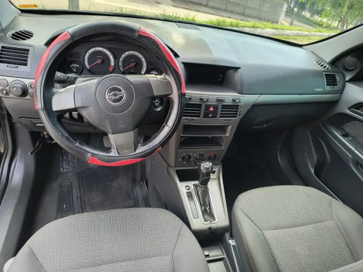 VECTRA 2.0 MPFI Expression 8V