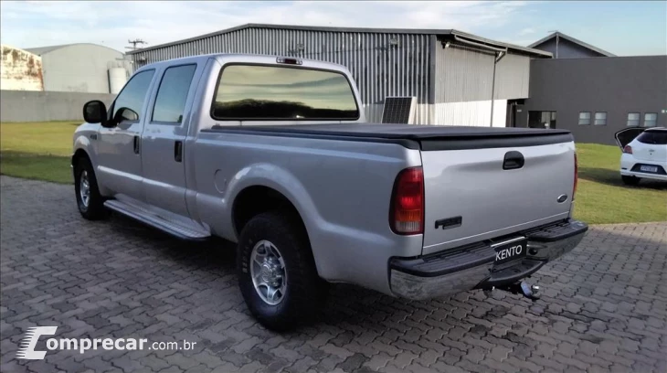 F-250 3.9 XLT 4X2 CS DIESEL 2P MANUAL