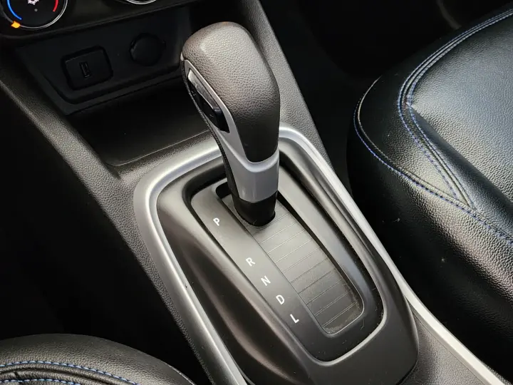 TRACKER LT 1.0 Turbo 12V Flex Aut.