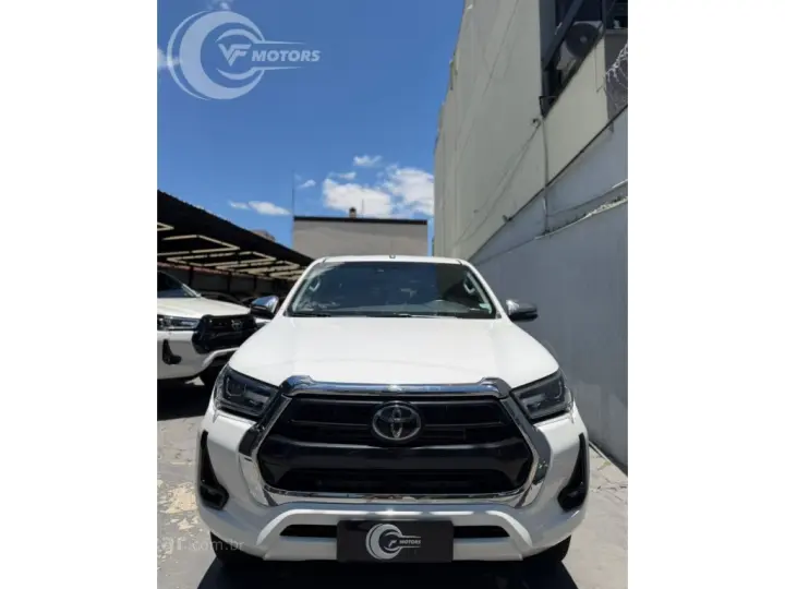 HILUX 2.8 D-4D TURBO DIESEL CD SRX 4X4 AUTOMÁTICO