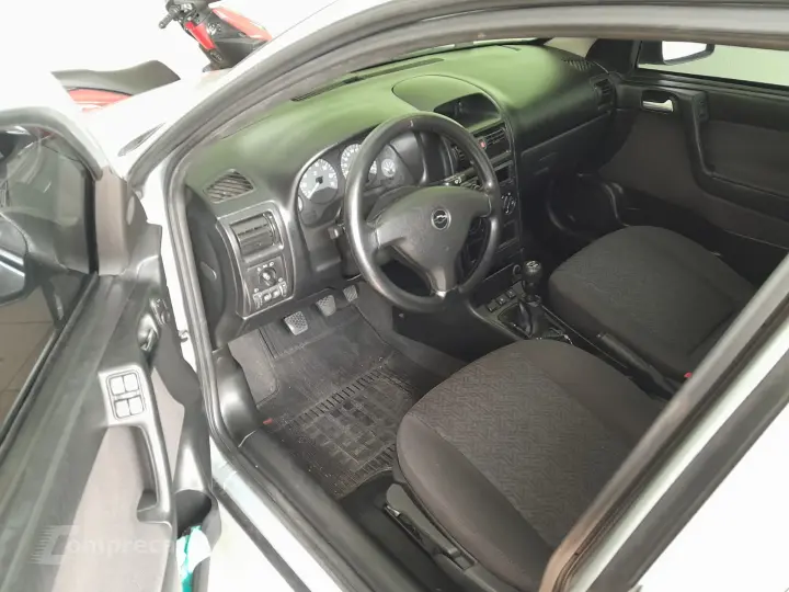 ASTRA 2.0 MPFI Advantage 8V