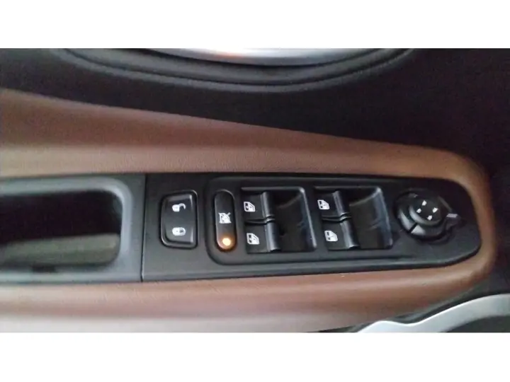 RENEGADE 1.8 16V FLEX LONGITUDE 4P AUTOMÁTICO