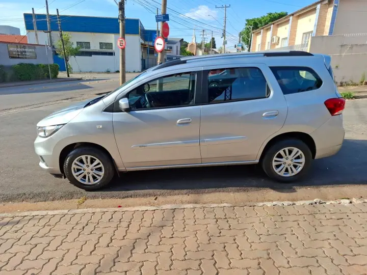 Spin 1.8 Lt 8V Flex 4P Automático