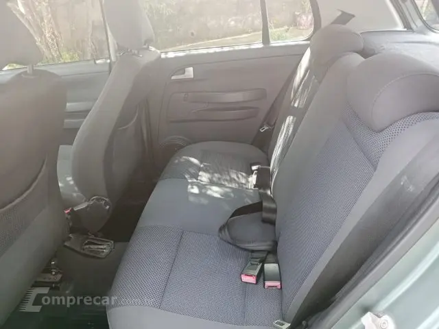 FOX - 1.0 MI PLUS 8V 4P MANUAL