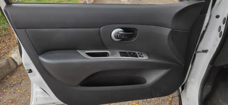 LIVINA 1.6 SL X-gear 16V