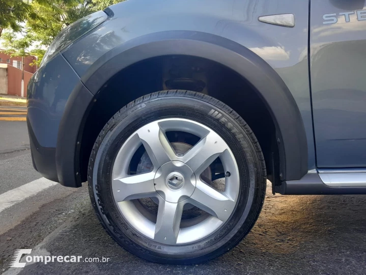 SANDERO STEPWAY Hi-Flex 1.6 16V 5p