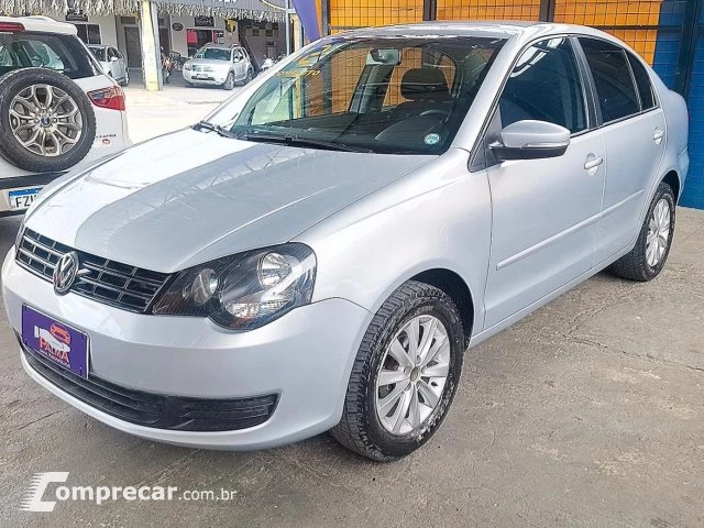 POLO SEDAN - 1.6 MI 8V 4P MANUAL