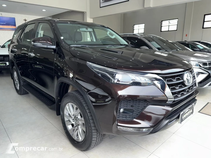 Hilux SW4 SRV 2.7