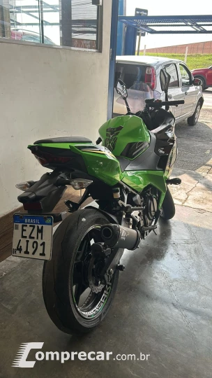 NINJA 400