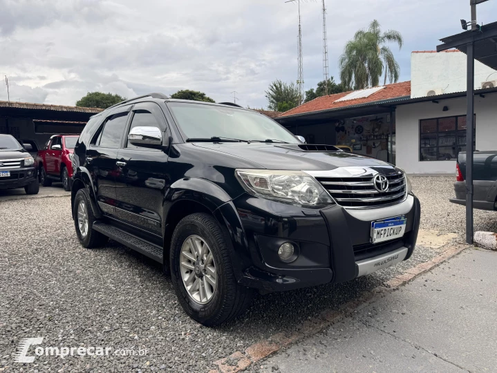 HILUX SW4 2.7 SRV 7 Lugares 4X2 16V