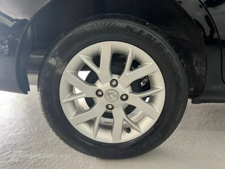 Versa Sedan 1.6 16V 4P FLEX SV