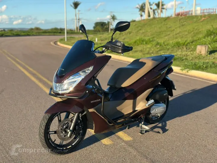 PCX 150 DLX