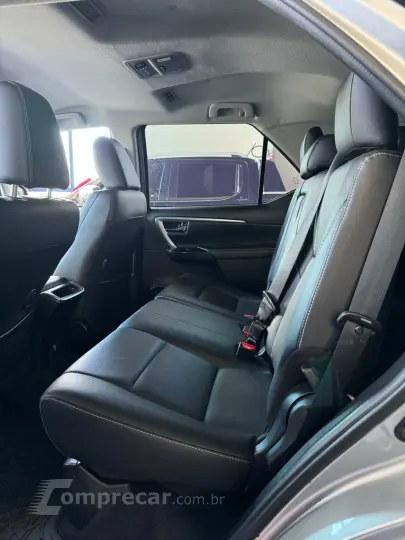 Hilux SW4 SRX 4x4 2.8 TDI 16V Dies. Aut.