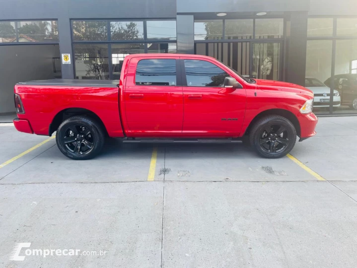 CLASSIC 5.7 V8 Laramie Night Edition CD 4X4